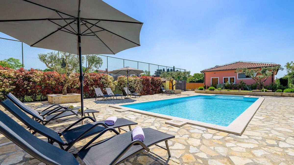 Smoljanci House | 3 bedroom amazing home in Smoljanci