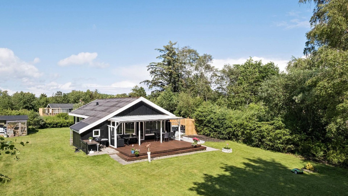 Hou House | 3 bedroom amazing home in Hals