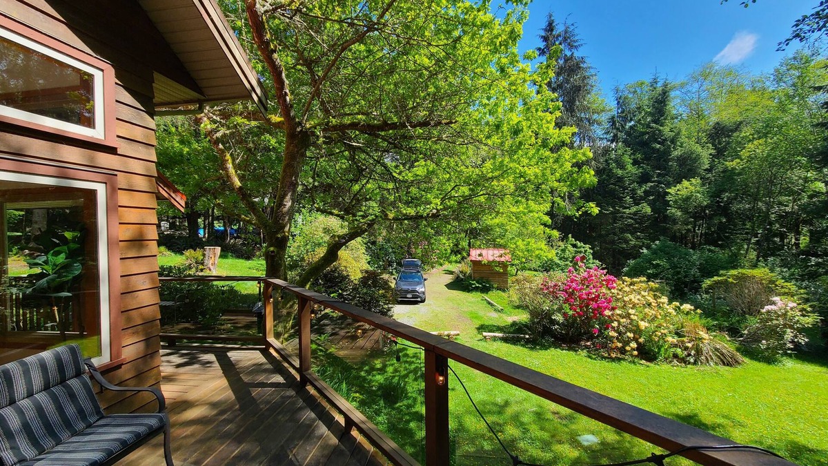 Juan de Fuca Electoral Area Ski Chalet | 3 Bedroom and 3 Bathroom Chalet in French Beach with Cedar Barrel Sauna