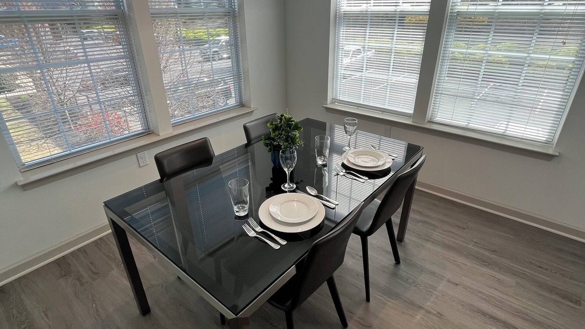 Newtown Square Apartment | 3-Bedroom Apartment - 7-day min. - Background check/Lease Required
