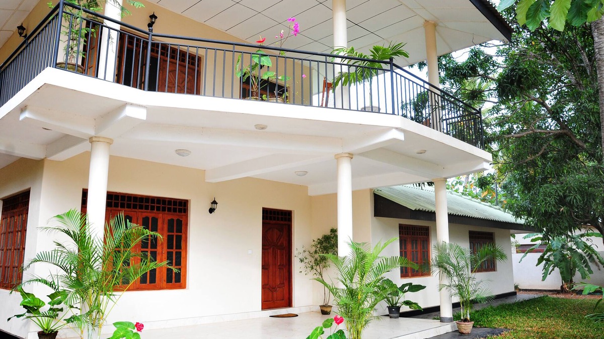 Anuradhapura House | 3 Bedroom Apartment in a Quite Location