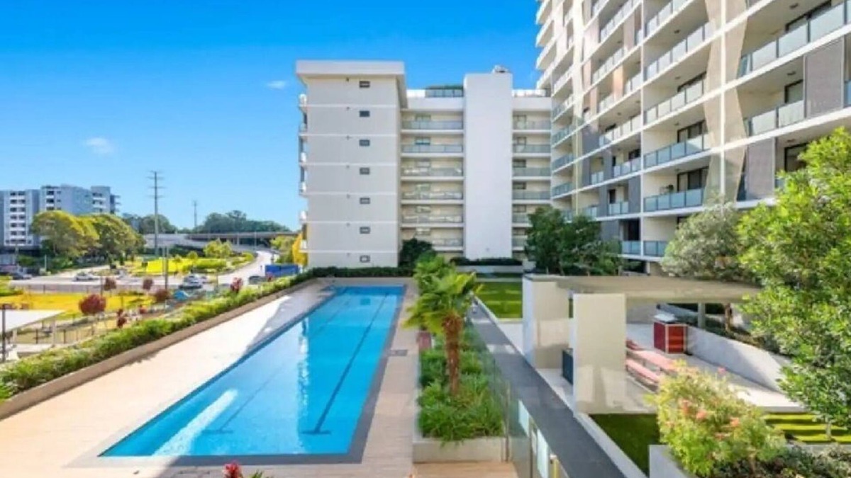 Homebush Apartment | 3 bedroom apartment in HomebushnEntire rental unit in Homebush with an open view