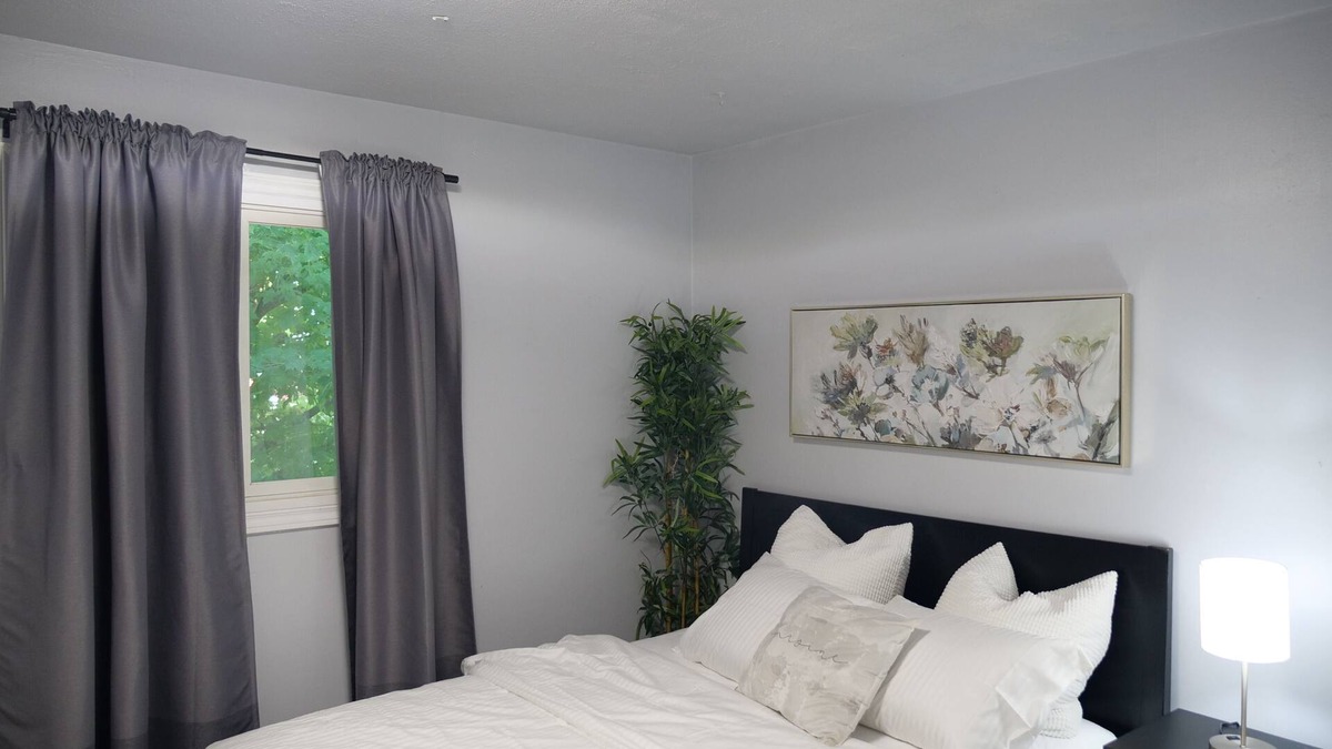 Amherstview Apartment | 3-bedroom apartment in Kingston