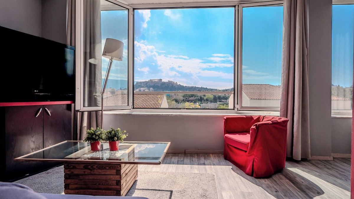 Gazi Apartment | 3-bedroom apartment in gorgeous Athina with AC, WiFi. Book now