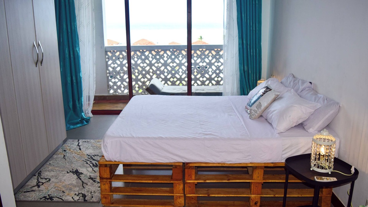 Mombasa House | 3-bedroom apartment in Mombasa with beach access, AC, and fast speed internet
