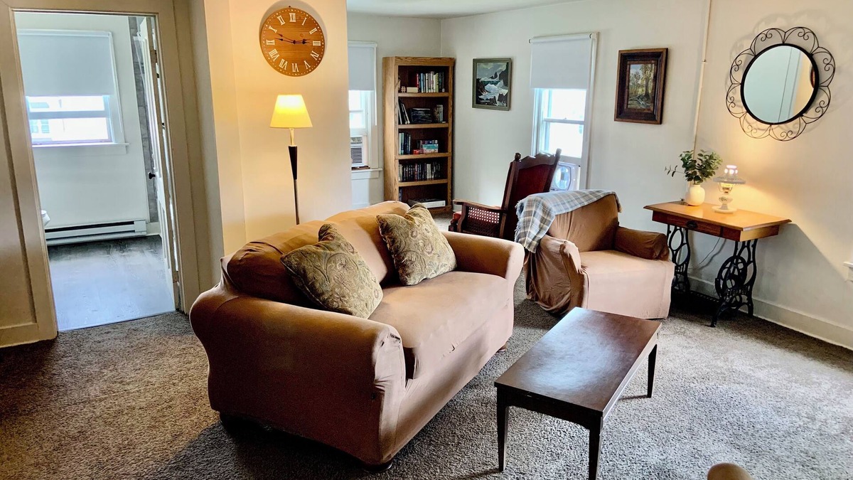 Medina Apartment | 3-bedroom apartment near hospital and Erie Canal