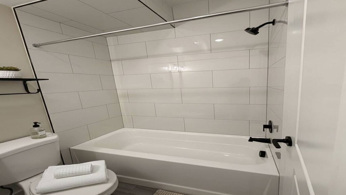 Downingtown Apartment | 3-bedroom apartment in lovely Downingtown with AC