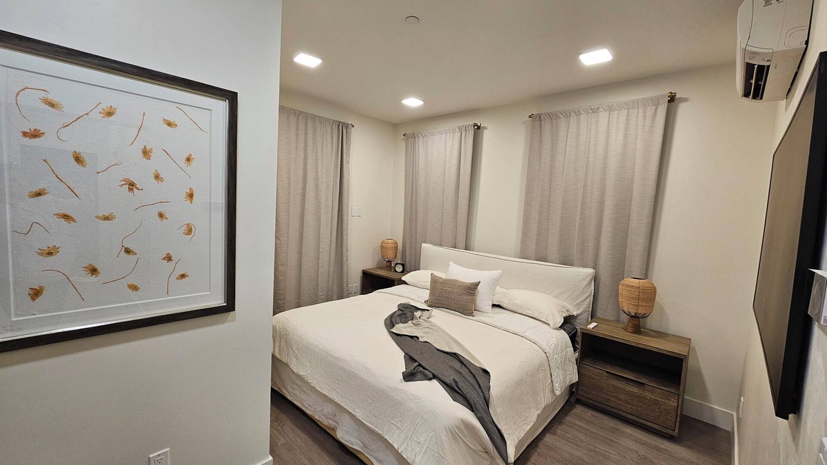 Los Alamos Apartment | 3-bedroom apartment in charming Los Alamos with WiFi, AC.