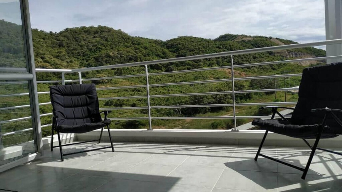 Girardot Apartment | 3 bedroom apartment with pool and balcony to the mountains in exclusive area!