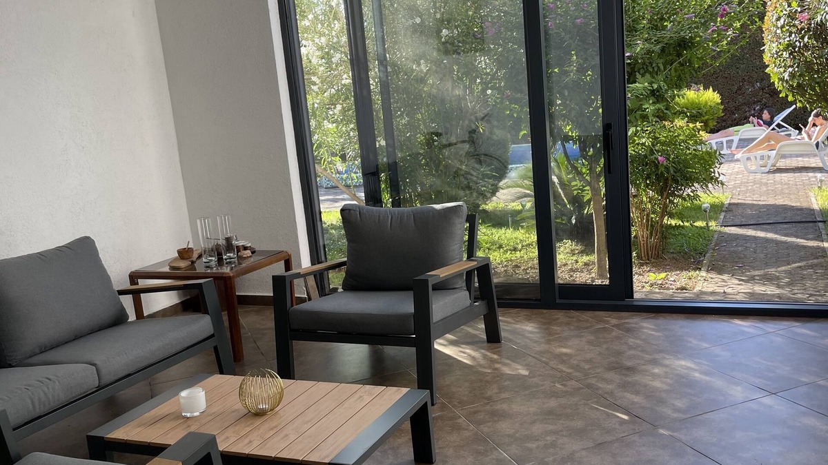 Bar Apartment | 3 Bedroom Apartment with pool