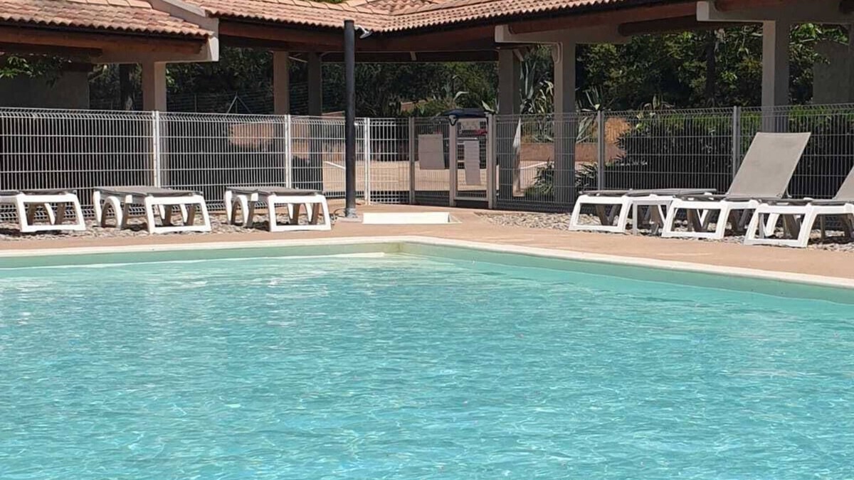 Oletta Apartment | 3 bedroom apartment with swimming pool 3km from St Florent