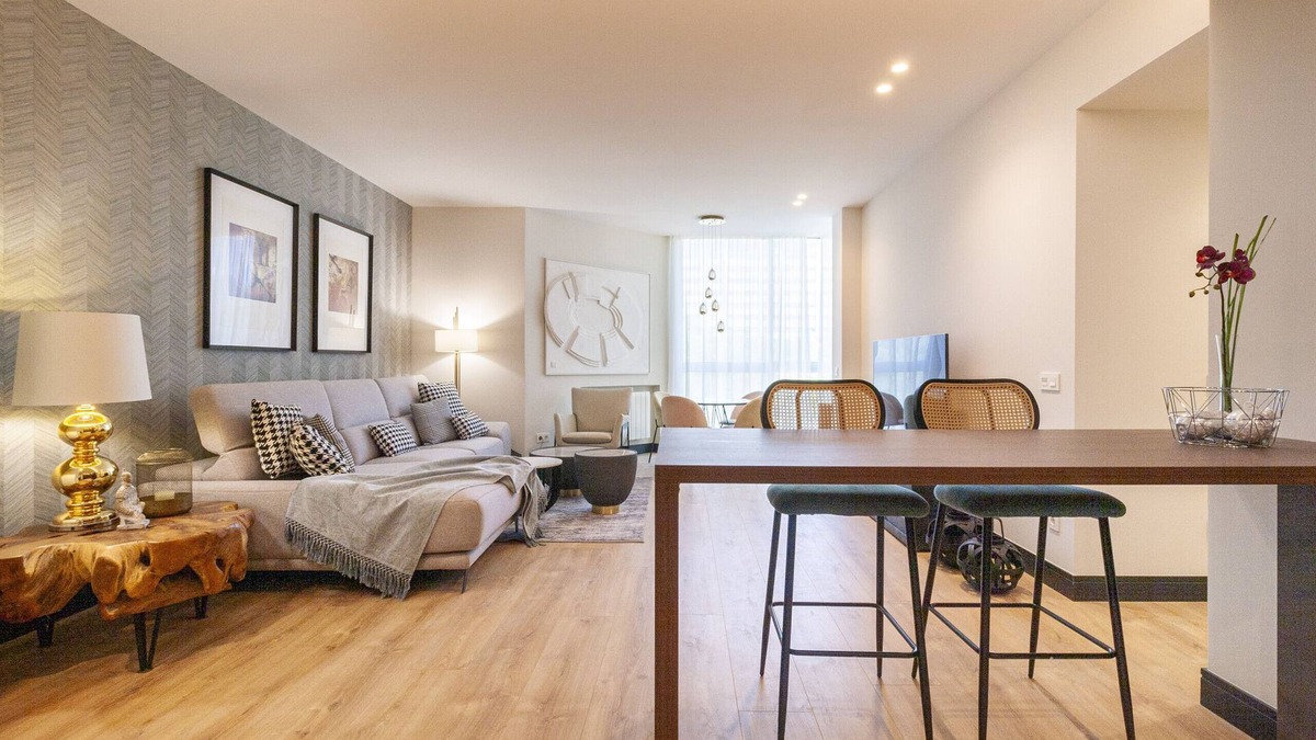 Castillejos Apartment | 3 bedroom apt. in Paseo De la Castellana Sharing Co.