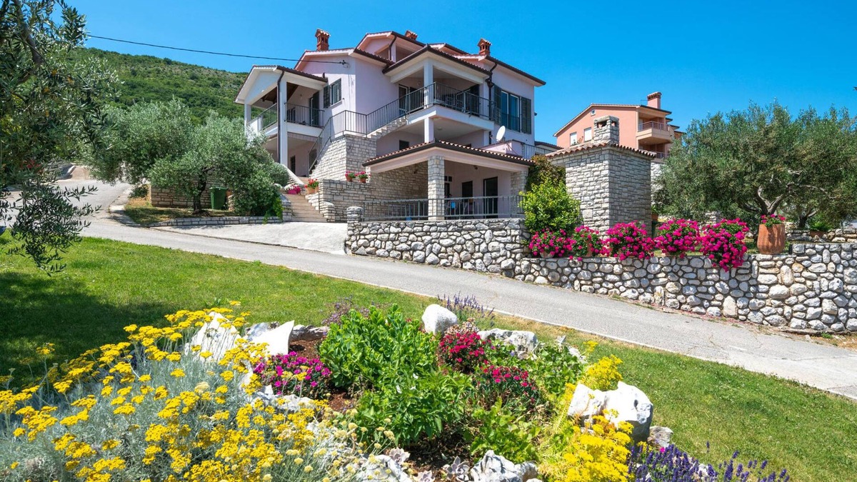 Ravni Apartment | 3 bedroom awesome apartment in Ravni
