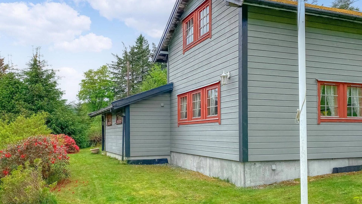 Selje House | 3 bedroom awesome home in Leikanger