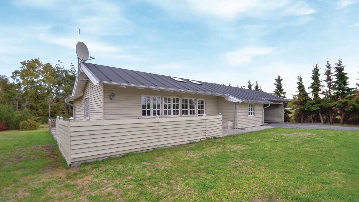 Vibæk Strand House | 3 bedroom awesome home in Ebeltoft