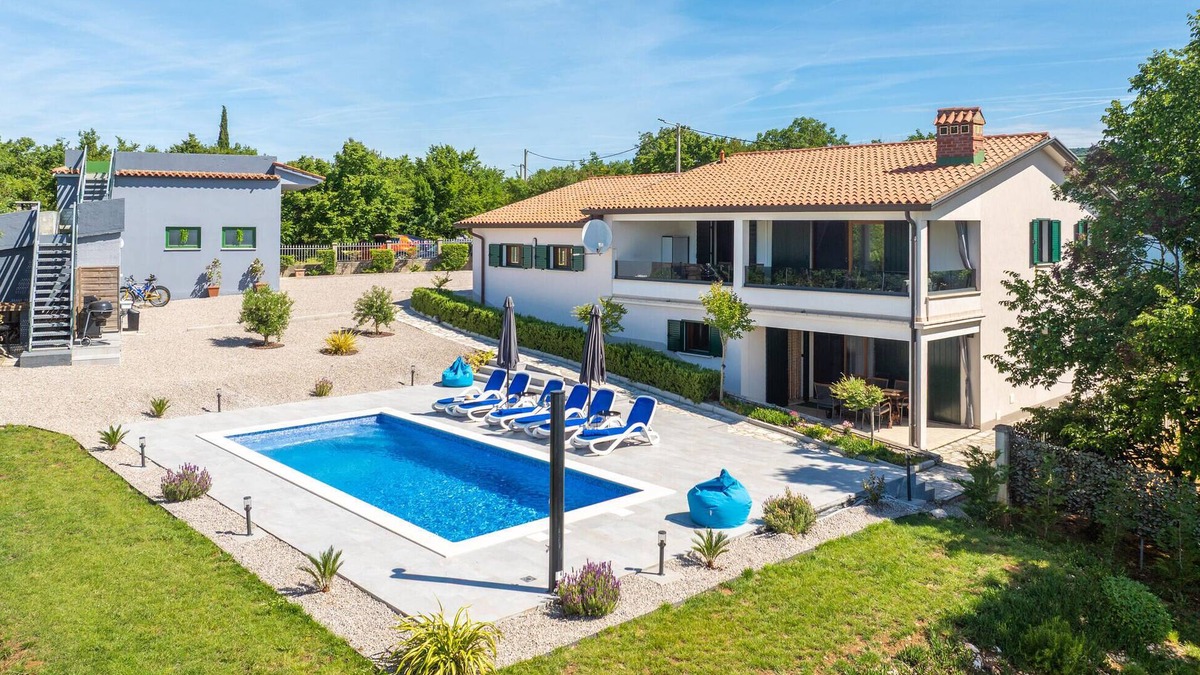 Trget House | 3 bedroom awesome home in Trgetari