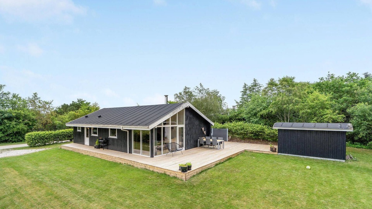 Hvalpsund House | 3 bedroom awesome home in Farsø