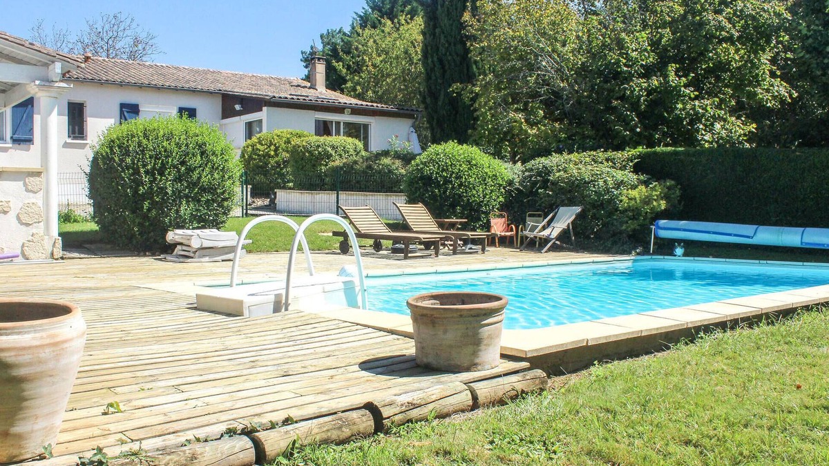 Boulazac-Isle-Manoire House | 3 bedroom awesome home in Atur
