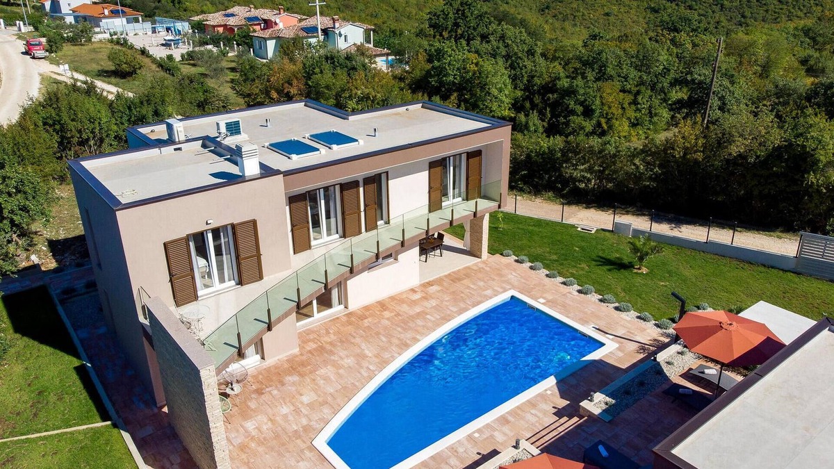 Kunj House | 3 bedroom awesome home in Kunj