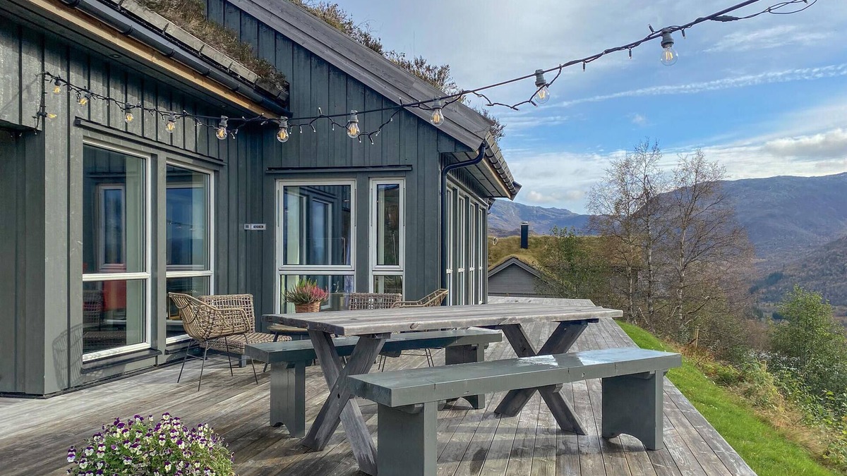 Eid House | 3 bedroom awesome home in Nordfjordeid