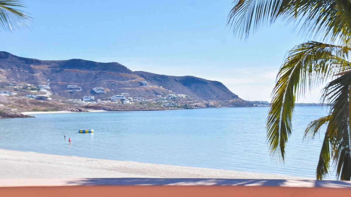 Esterito Villa | 3-bedroom beach villa in Puerta Cortes, La Paz with WiFi, AC