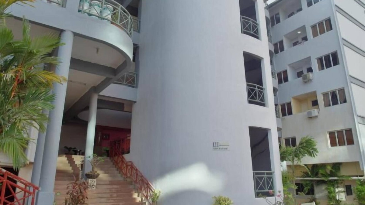 Kuala Teriang Apartment | 3 Bedroom Beachfront Apartment