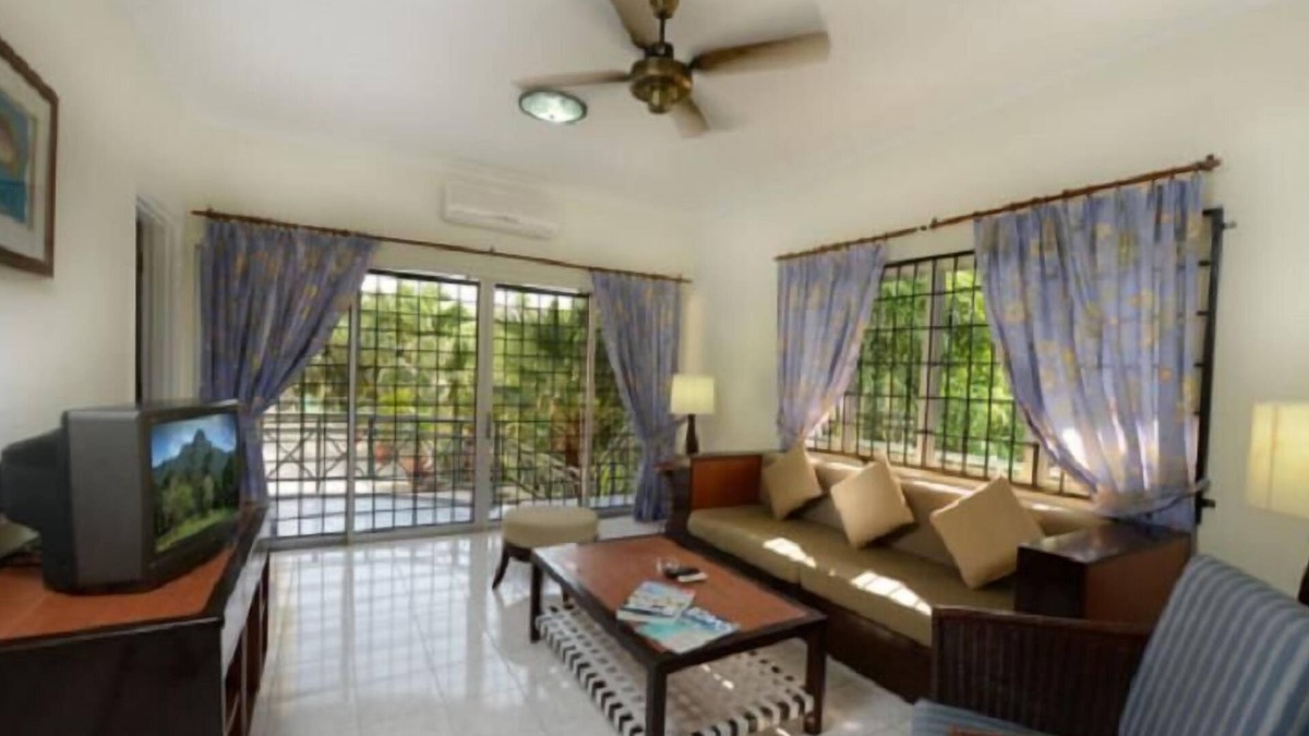 Kuala Teriang Apartment | 3 Bedroom Beachfront Apartment