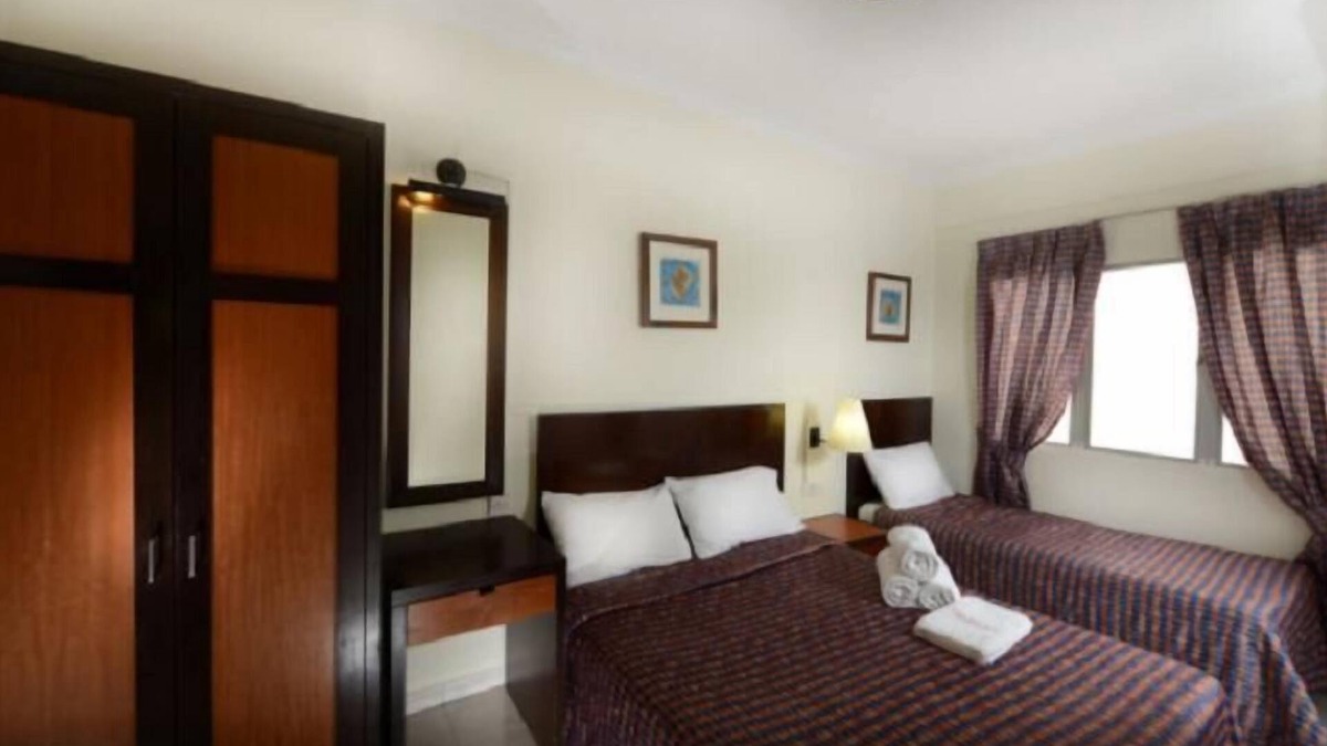 Kuala Teriang Apartment | 3 Bedroom Beachfront Apartment