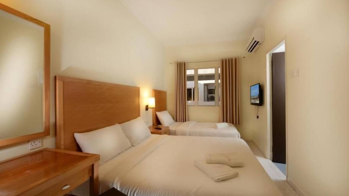 Kuala Teriang Apartment | 3 Bedroom Beachfront Apartment
