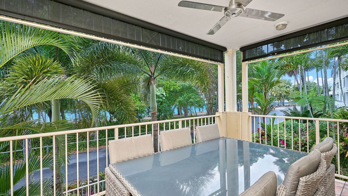 Clifton Beach Apartment | 3 Bedroom Beachfront Apartment at Clifton Beach