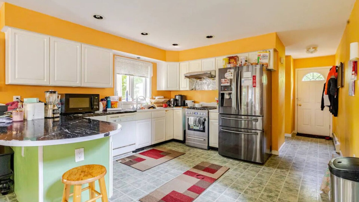 Taunton House | 3-bedroom building in charming Taunton with AC, WiFi. Enjoyable Jacuzzi Bathtub