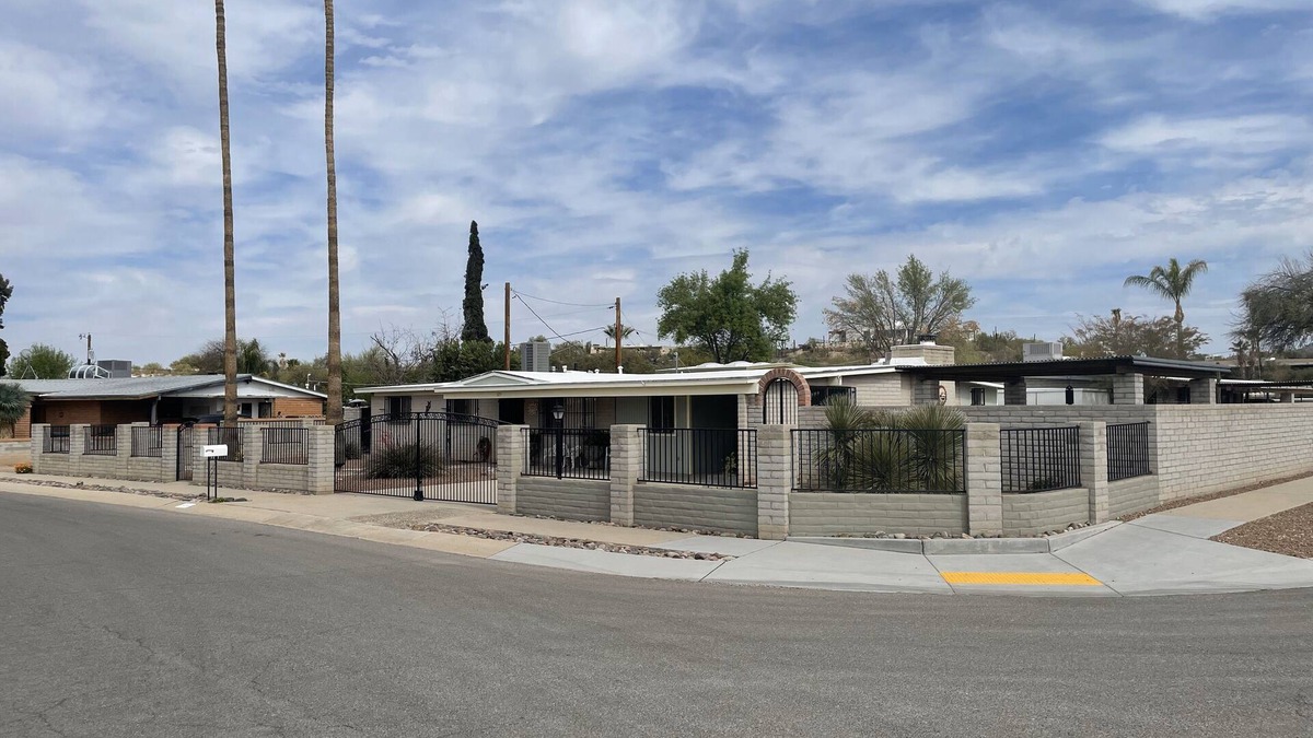 Tucson House | 3-bedroom building in enjoyable Tucson with AC, WiFi