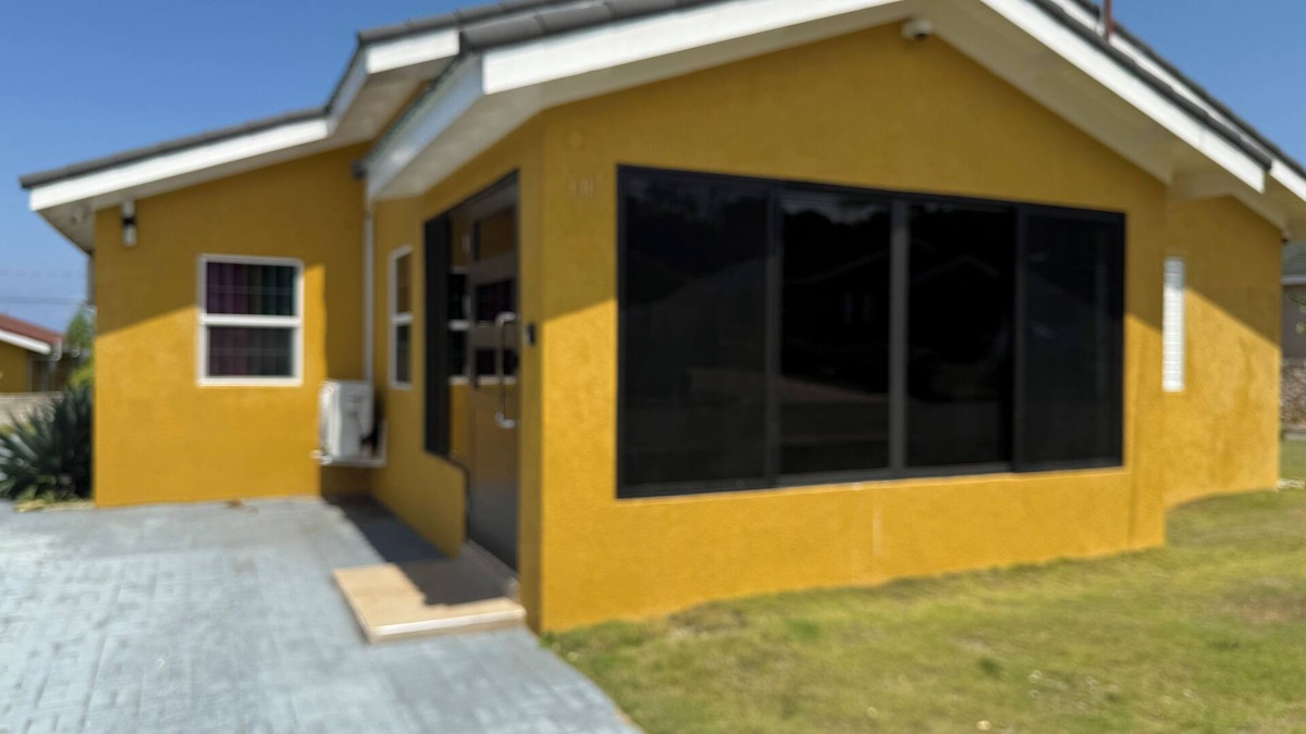 Falmouth House | 3-bedroom bungalow located in the Gated Community of Stonebrook Manor