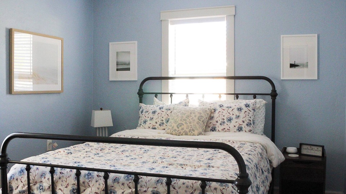 Lakeland House | 3-bedroom centrally-located house in charming Lakeland with AC, king bed.
