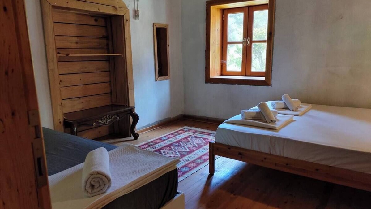 Olympos Ski Chalet | 3-bedroom chalet in enjoyable Antalya with AC, WiFi