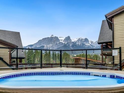 Canmore Apartment | 3 Bedroom Condo by Canadian Rockies Vacation Rentals
