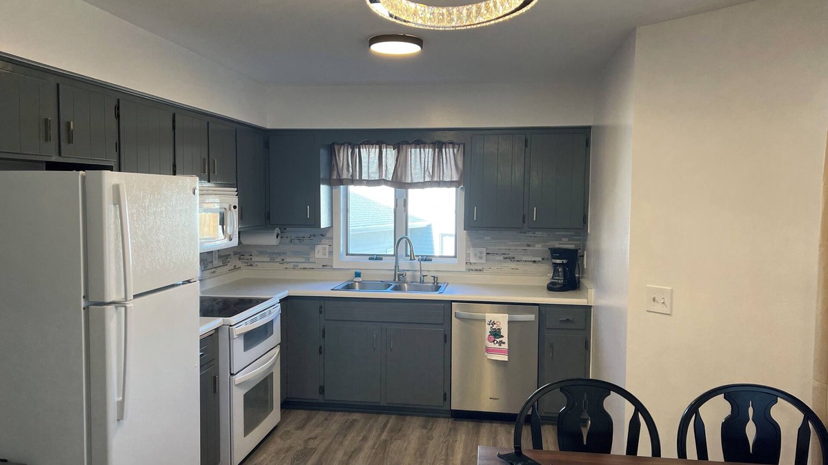 West Bend Condo | 3-bedroom condo in charming West Bend with AC, WiFi. Enjoy your stay