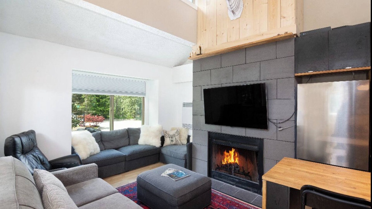 Nordic Estates Condo | 3 bedroom condo~in Whistler Creekside,5 minute walk to Whistler Mountain gondola