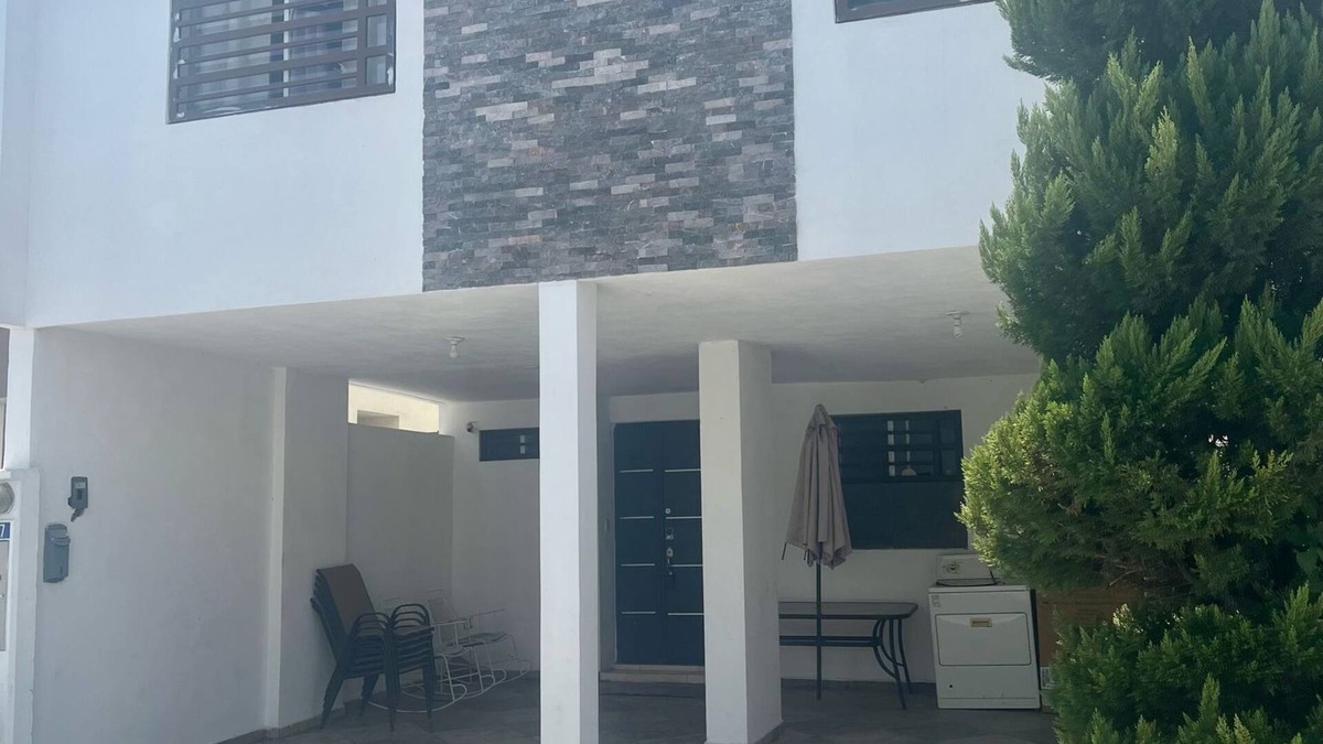 San Nicolas de los Garza Condo | 3-bedroom condo in phenomenal Ciudad Apodaca with AC, WiFi, 20 min from the air