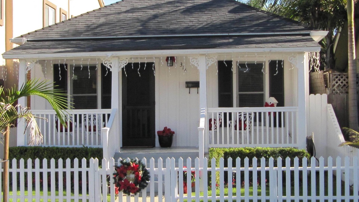 Huntington Beach Cottage | 3-BEDROOM COTTAGE in SURF CITY USA Huntington Beach CA 2 BLOCKS TO BEACH&5 PIER