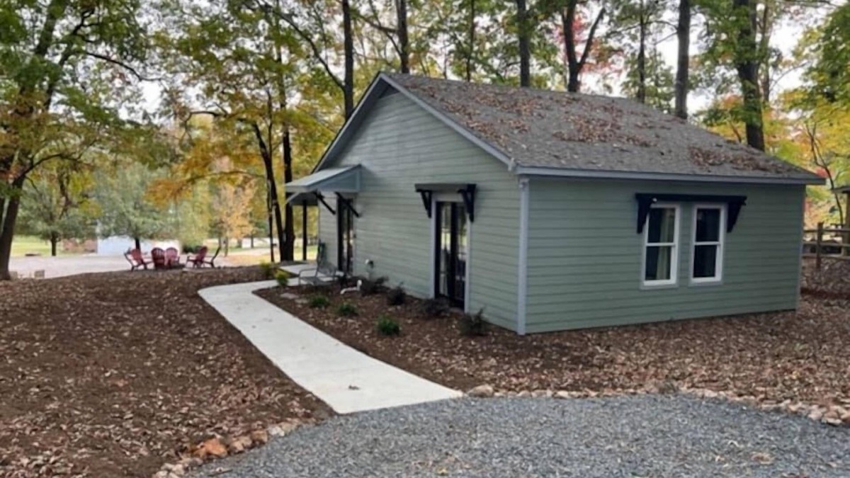 Wesley Chapel Cottage | 3 Bedroom Cottage with feel of being in nature.