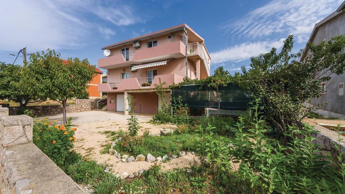 Maslenica Apartment | 3 bedroom cozy apartment in Maslenica