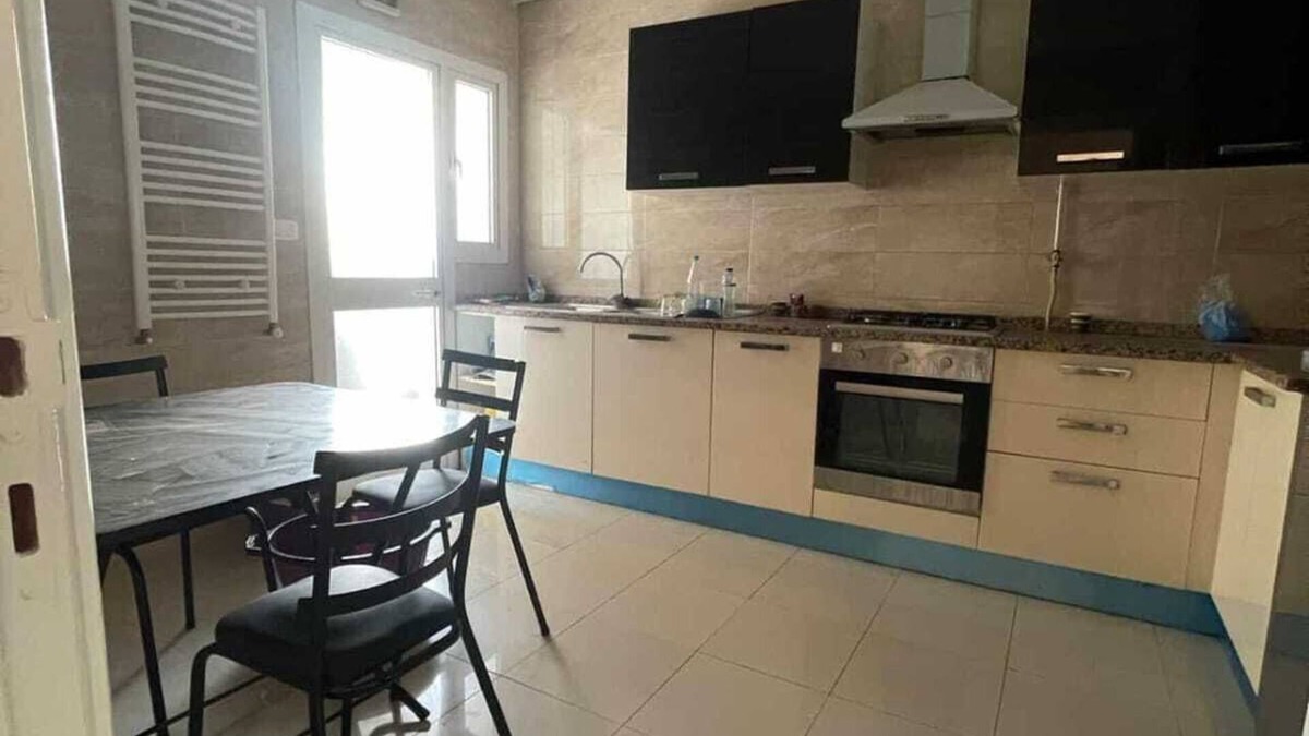 Borj Louzir Apartment | 3-bedroom Cozy Apartment with Direct Airport View Soukra