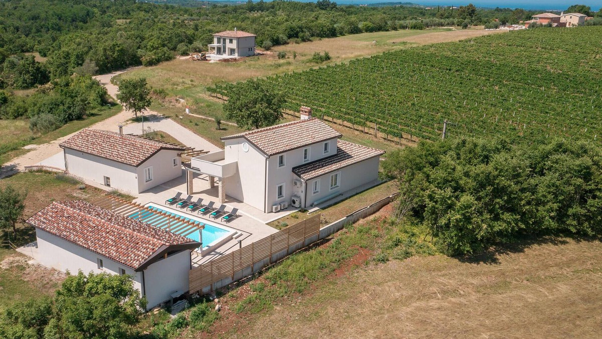 Kastel House | 3 bedroom cozy home in Buje