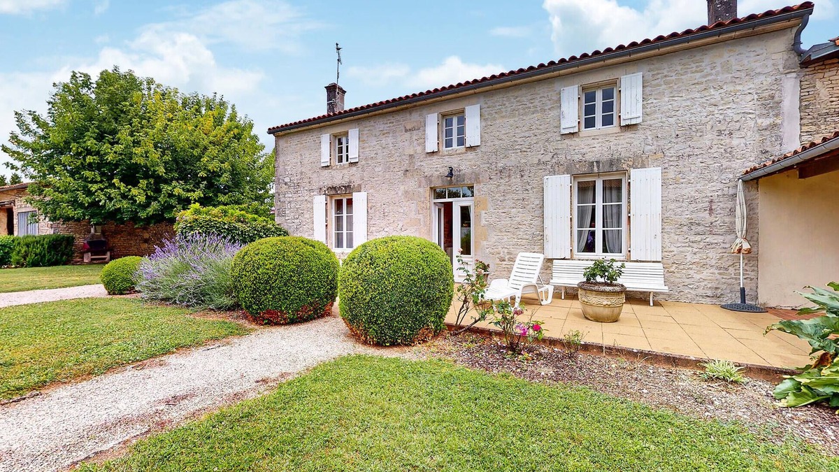 Ligne House | 3 bedroom cozy home in Ligné
