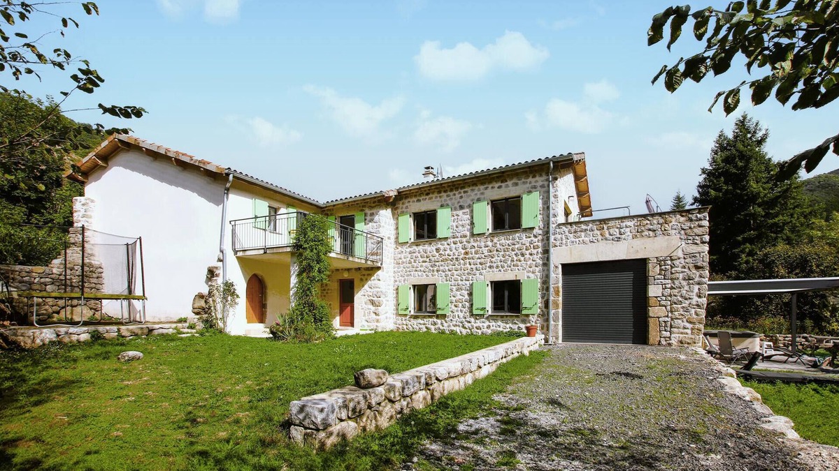 Mayres House | 3 bedroom cozy home in Mayres