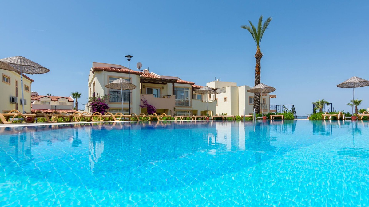 Milas Apartment | 3 BEDROOM DELUX APARTMENT IN APOLLONIUM SPA BEACH RESORT