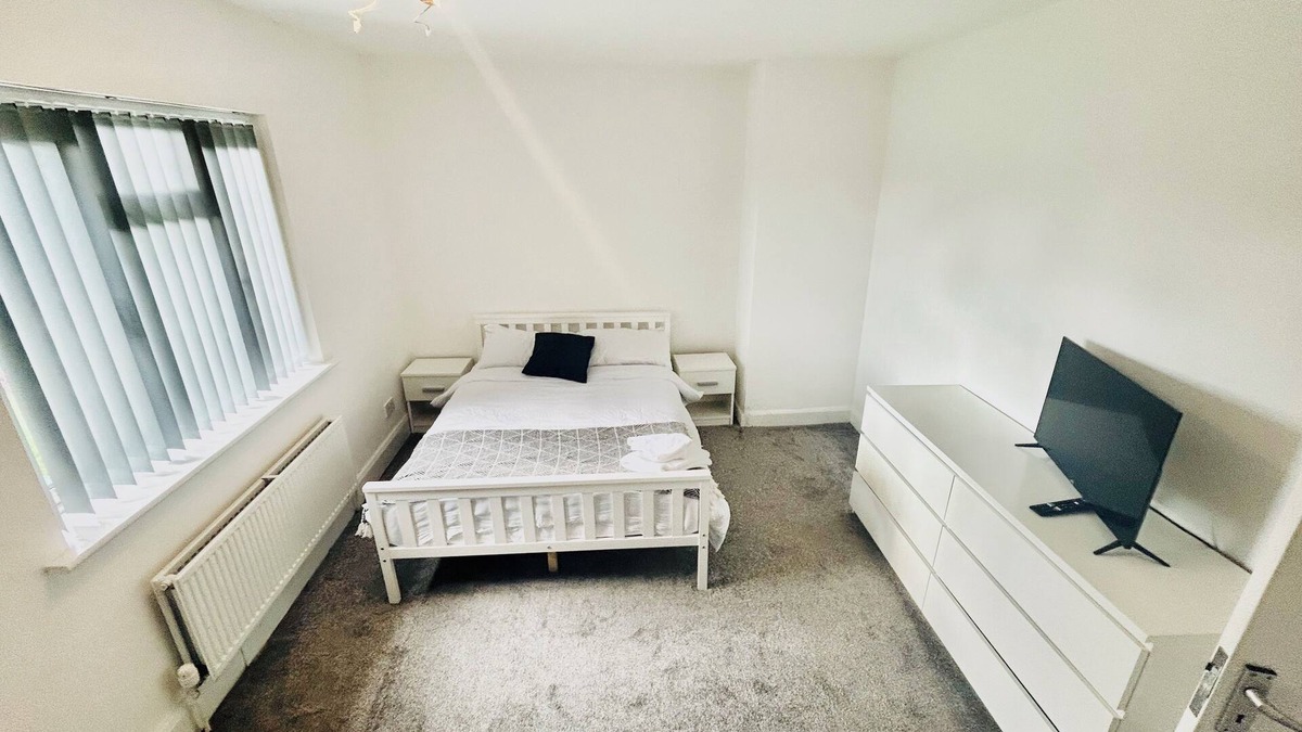 Warmsworth House | 3 Bedroom Deluxe Home In Doncaster