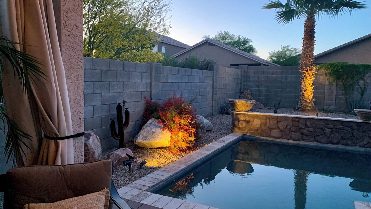 San Tan Valley House | 3 bedroom + den comfortable rancher w/heated pool in Johnson Ranch