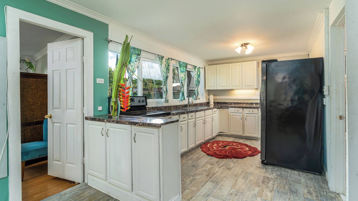 Waialee House | 3-bedroom estate in peaceful Haleiwa Hawaii